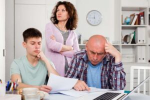 famiglia preoccupata